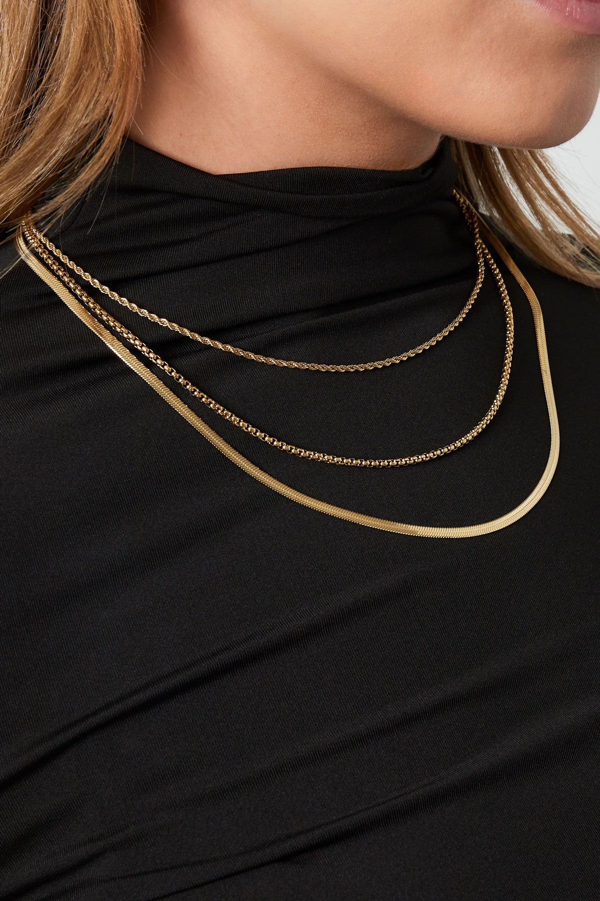layered textures necklace