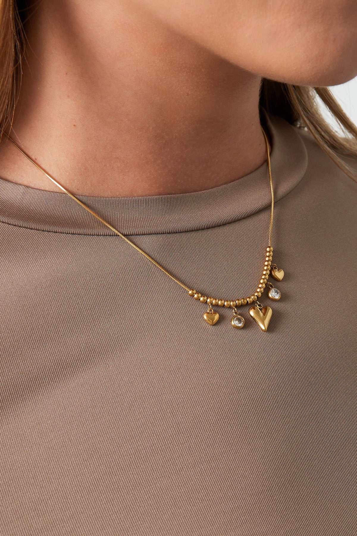 gleaming heart necklace