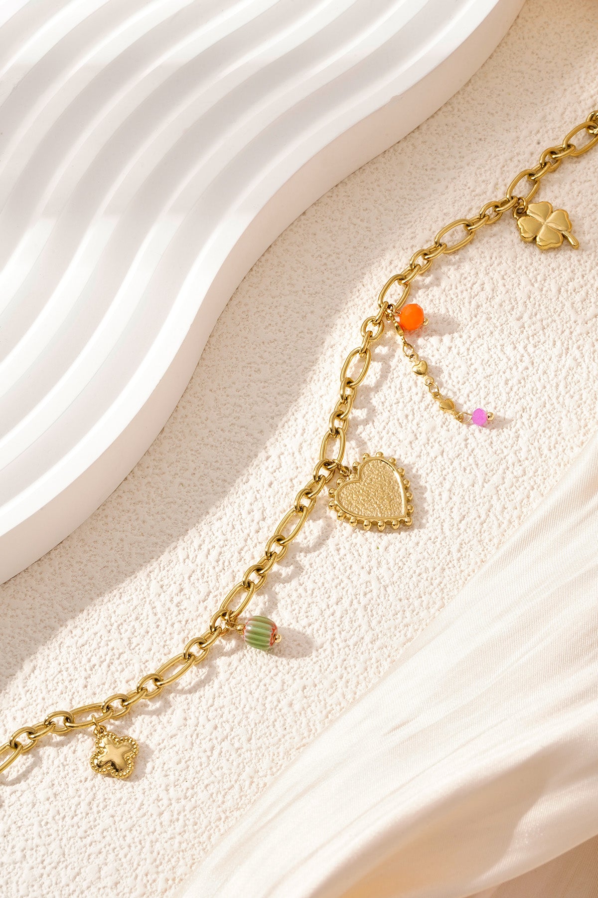 golden vibes necklace