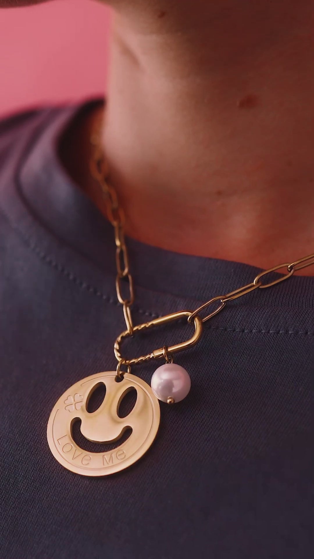 <span class="visually-hidden">Video laden:</span> 1